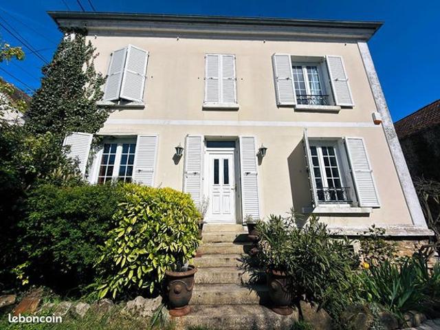 Maison 8 pièces 186 m²