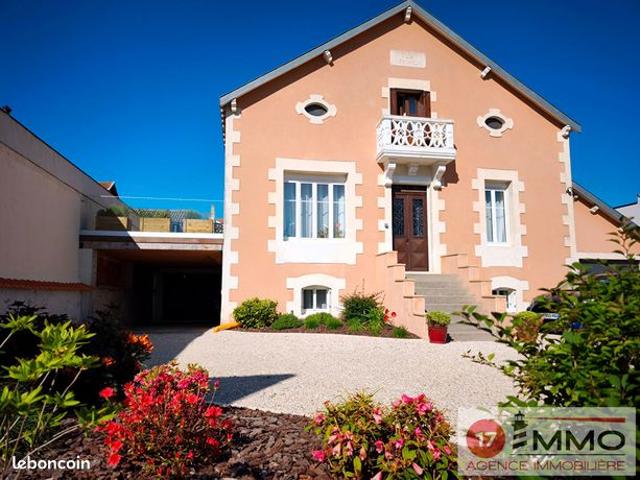 Maison 8 pièces 186 m²