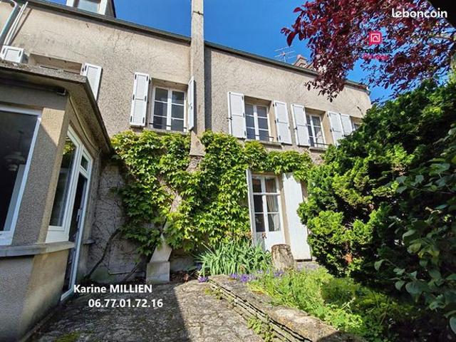 Maison 8 pièces 186 m²