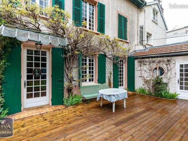 Maison 8 pièces 186 m²