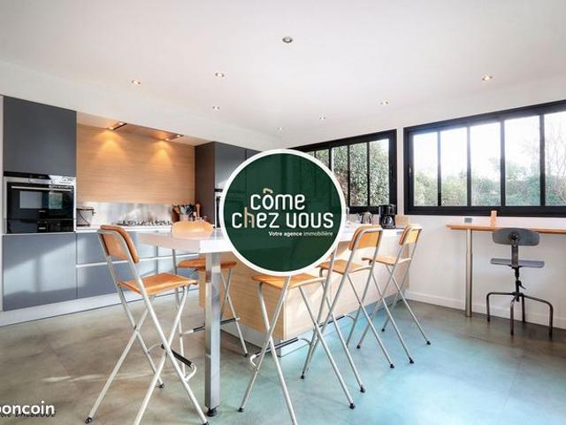 Maison 8 pièces 186 m²