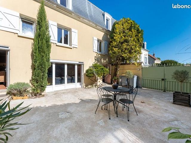 Maison 8 pièces 186 m²