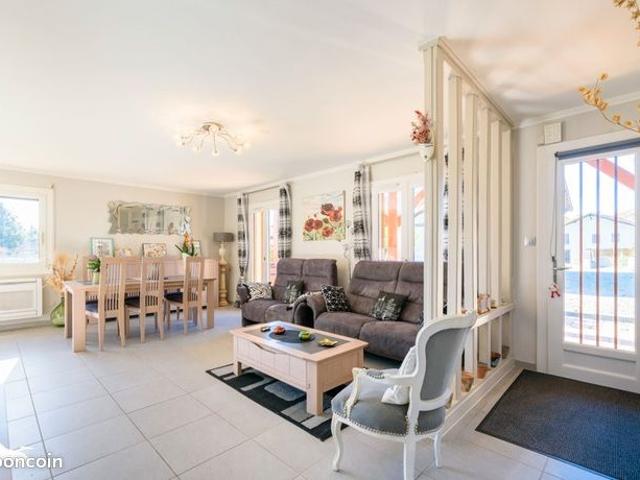 Maison 8 pièces 186 m²