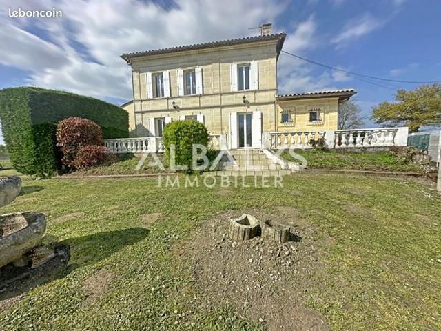 Maison 8 pièces 186 m²
