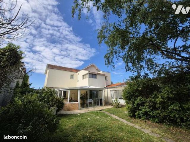 Maison 8 pièces 186 m²