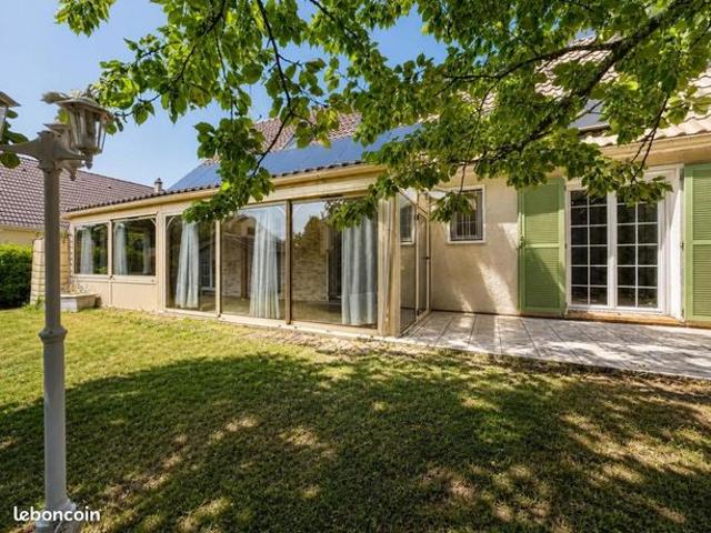 Maison 8 pièces 186 m²