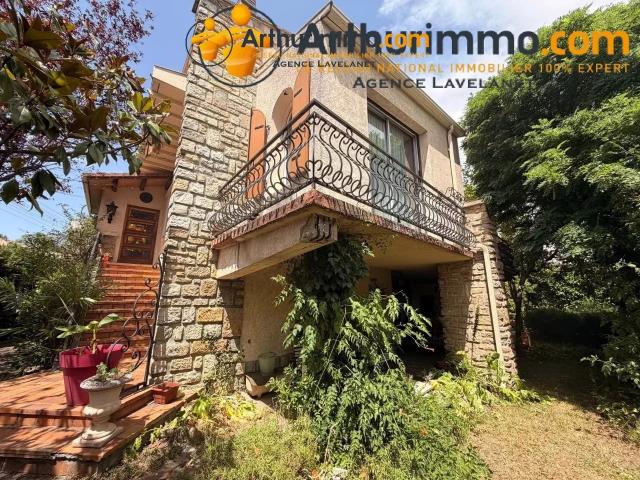 Maison 8 pièces 187 m²