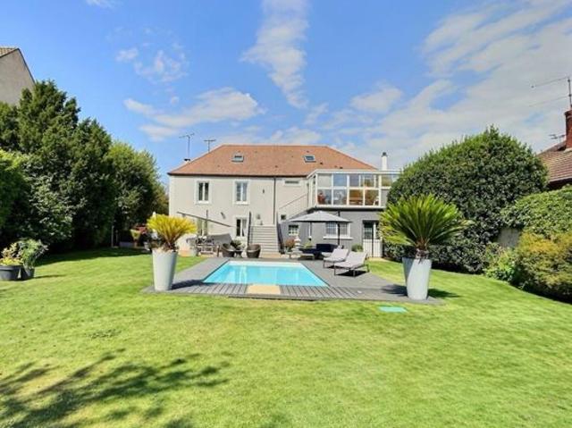 Maison 8 pièces 187 m²