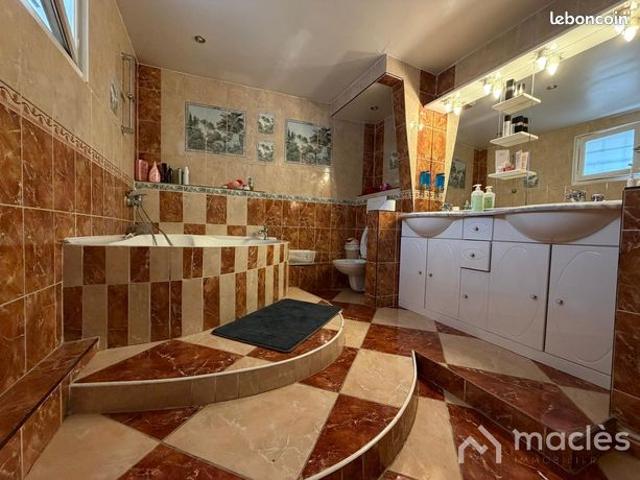 Maison 8 pièces 187 m²