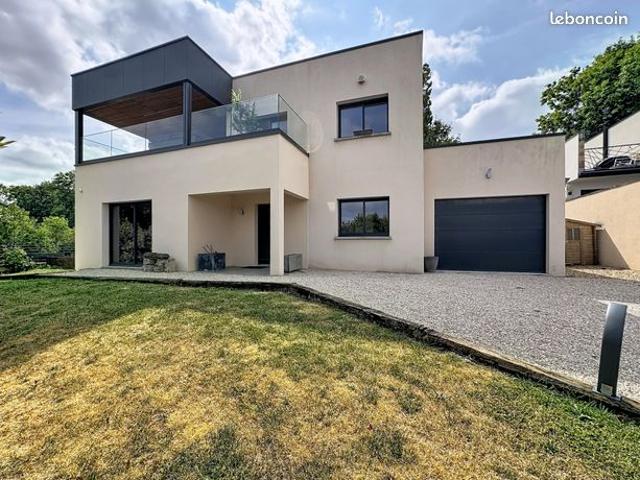 Maison 8 pièces 188 m²