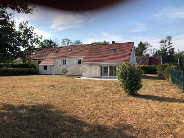 Maison 8 pièces, 188 m² à louer à Charbuy 89113