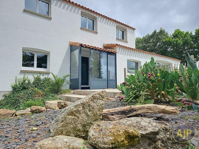 Maison 8 pièces 189 m²