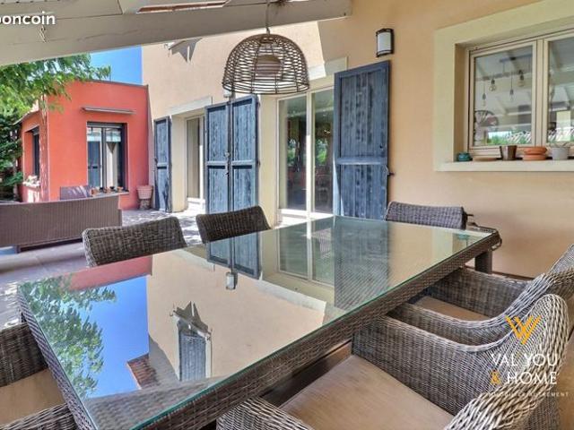 Maison 8 pièces 189 m²