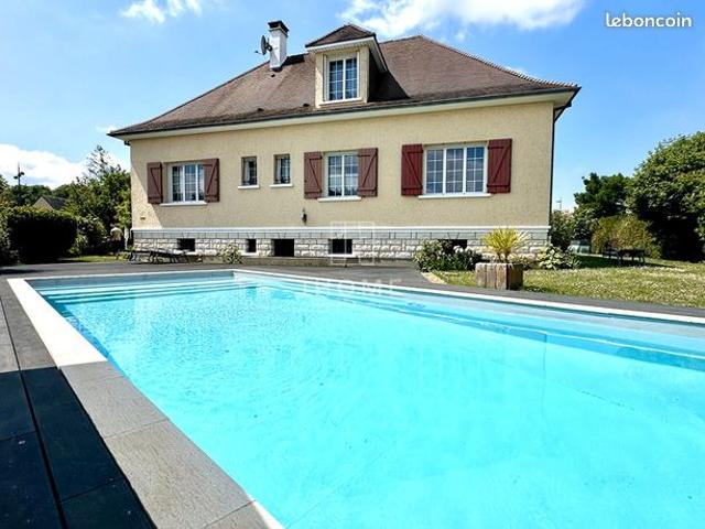 Maison 8 pièces 189 m²