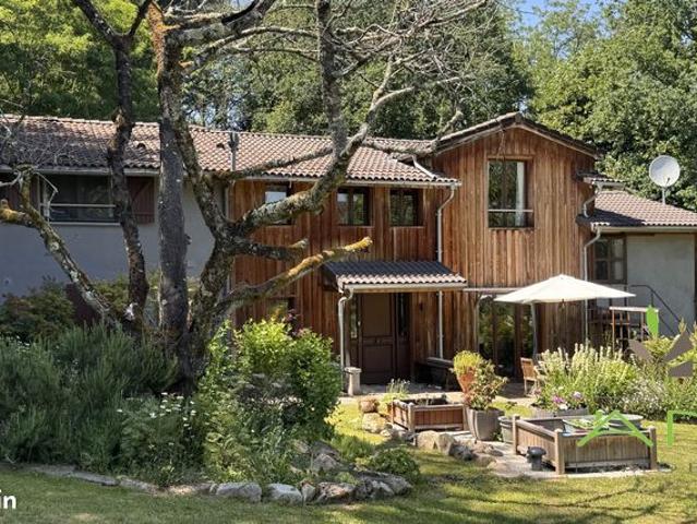 Maison 8 pièces 189 m²