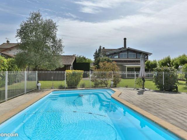 Maison 8 pièces 180 m²