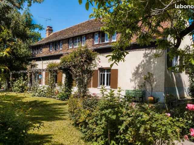 Maison 8 pièces 180 m²