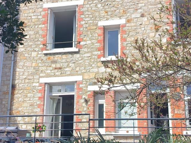 Maison 8 pièces 180 m²
