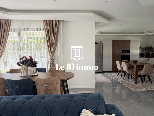 Maison 8 pièces 180 m²