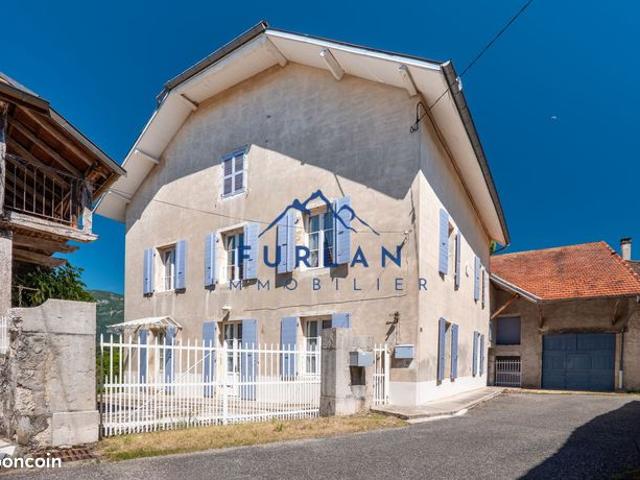 Maison 8 pièces 180 m²