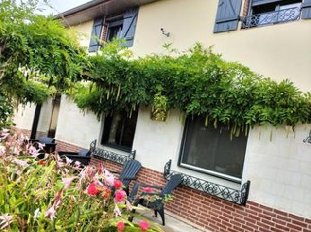 Maison 8 pièces 180 m²