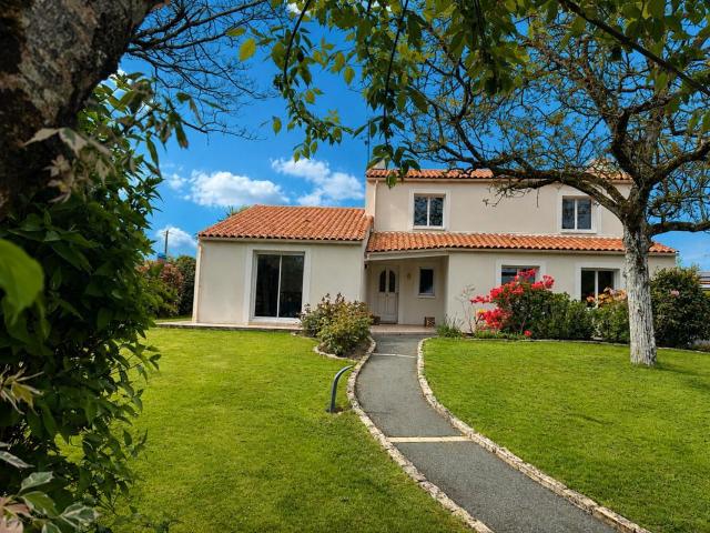 Maison 8 pièces 180 m²