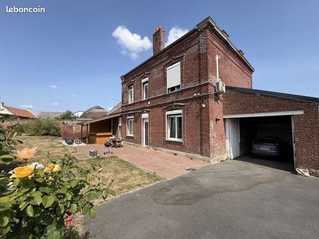 Maison 8 pièces 180 m²