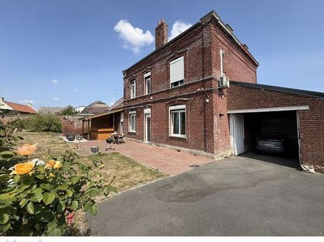 Maison 8 pièces 180 m²