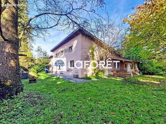 Maison 8 pièces 180 m²
