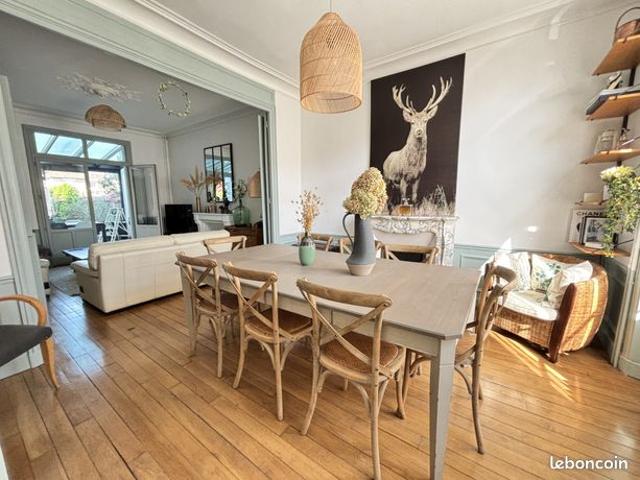 Maison 8 pièces 180 m²