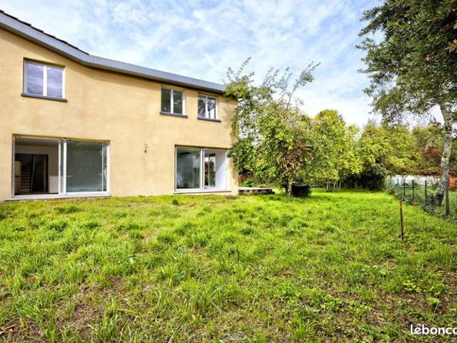 Maison 8 pièces 180 m²