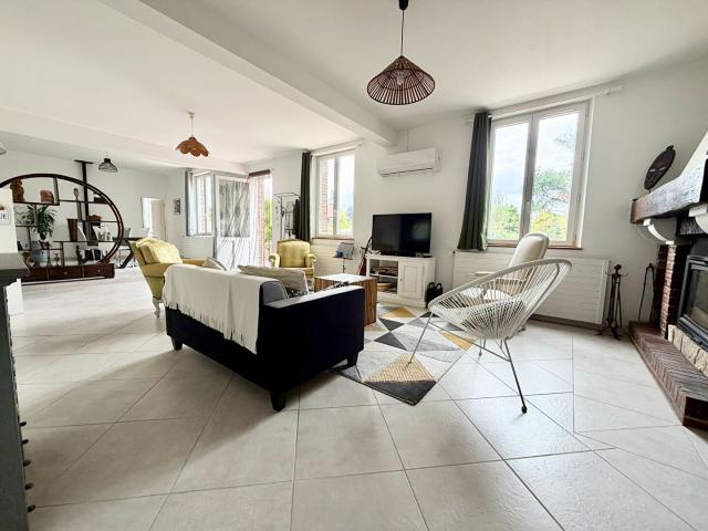 Maison 8 pièces 180 m²