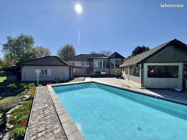 Maison 8 pièces 180 m²