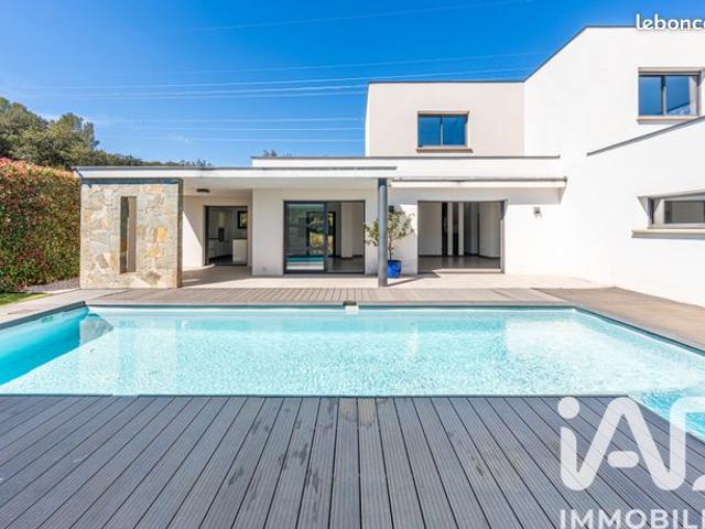 Maison 8 pièces 180 m²