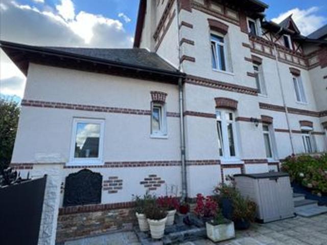 Maison 8 pièces 180 m²