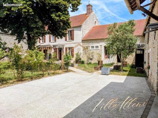 Maison 8 pièces 180 m²