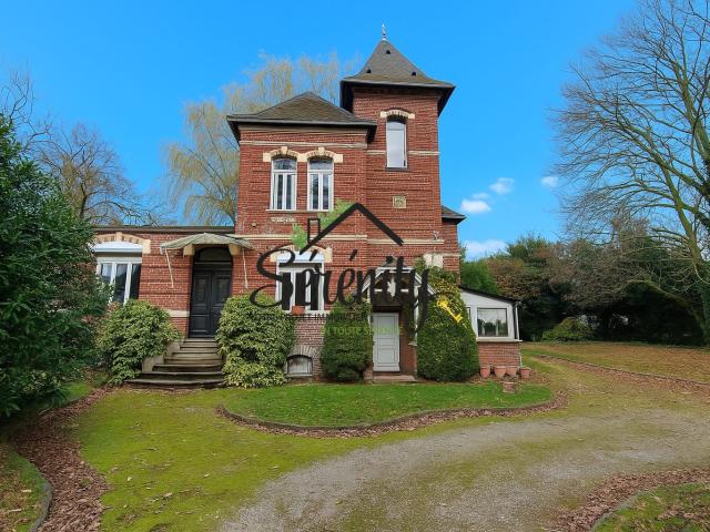 Maison 8 pièces 180 m²