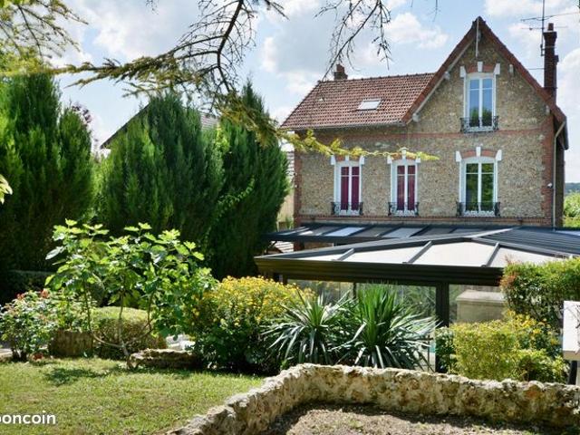 Maison 8 pièces 180 m²