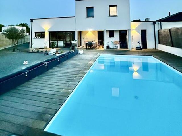 Maison 8 pièces 180 m²