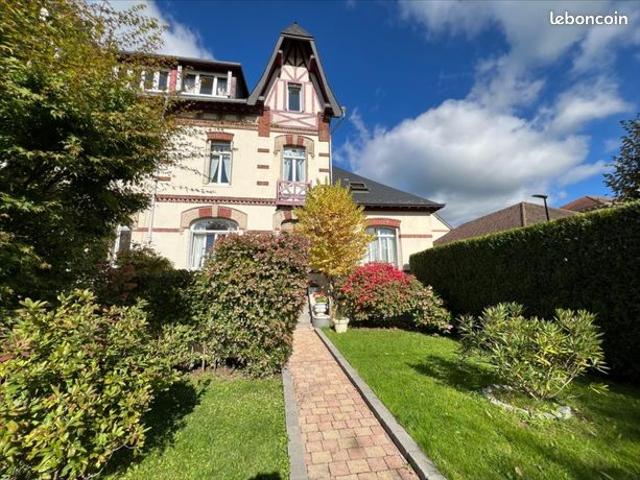 Maison 8 pièces 180 m²