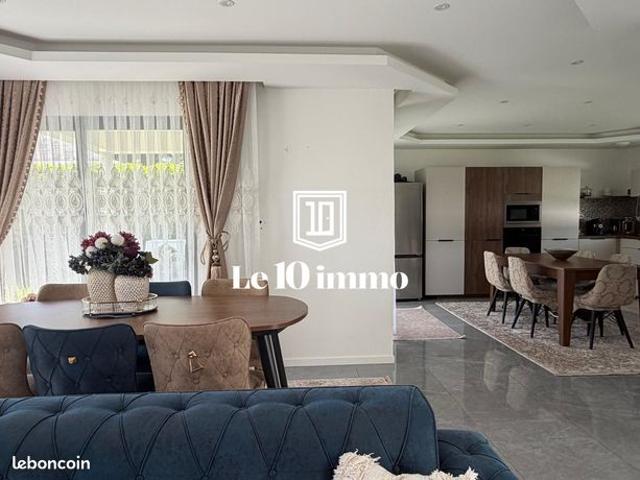 Maison 8 pièces 180 m²