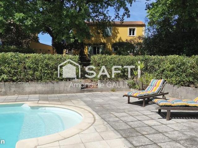 Maison 8 pièces 180 m²