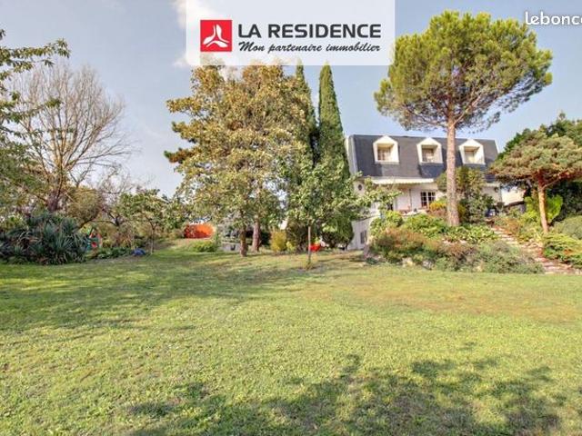 Maison 8 pièces 180 m²