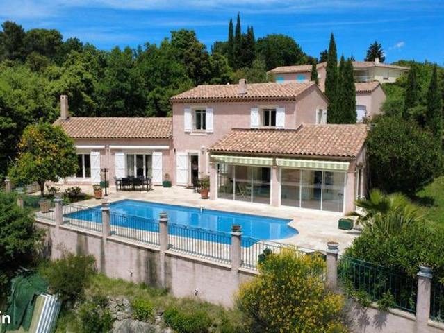 Maison 8 pièces 180 m²
