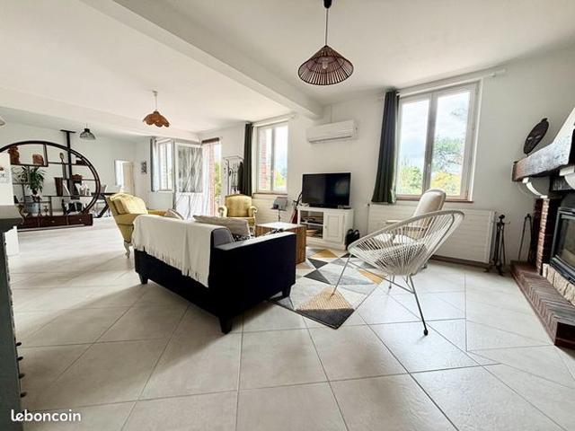 Maison 7 pièces 180 m²