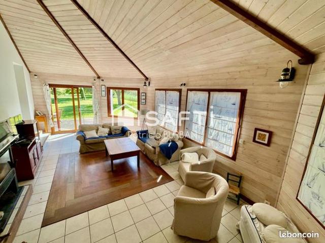 Maison 8 pièces 180 m²