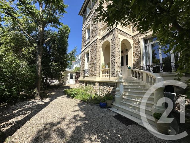 Maison 8 pièces 180 m²