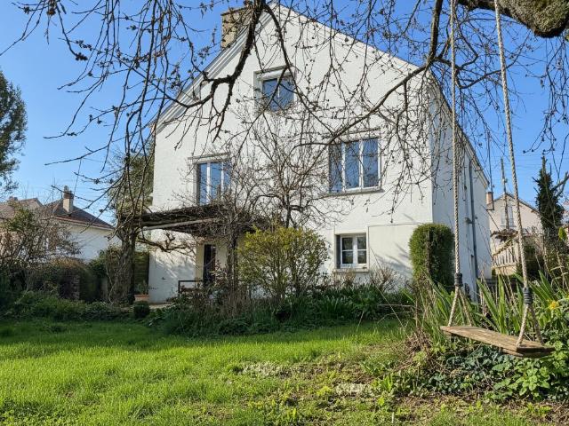 Maison 8 pièces 180 m²