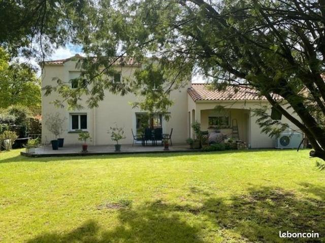 Maison 8 pièces 180 m²