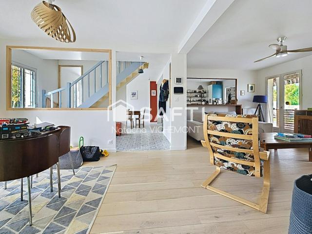 Maison 8 pièces 180 m²